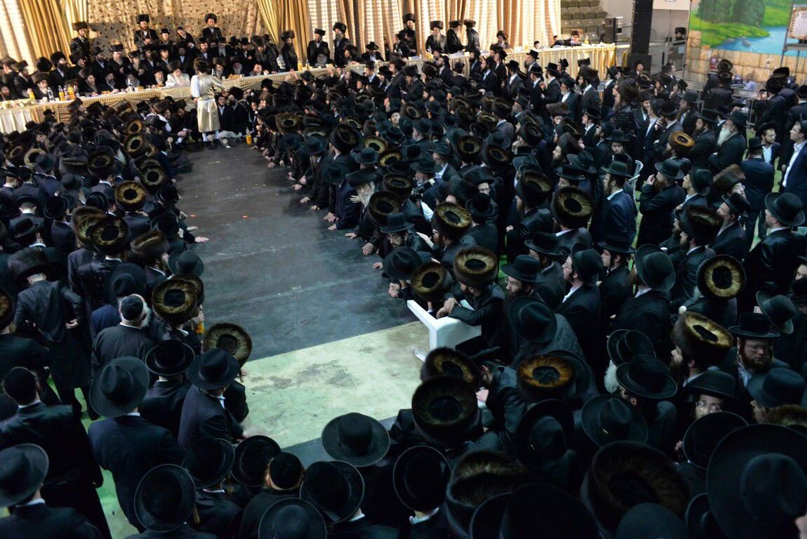 אלפים בחתונת בנו של 'רבי מיילך' בידרמן. צפו