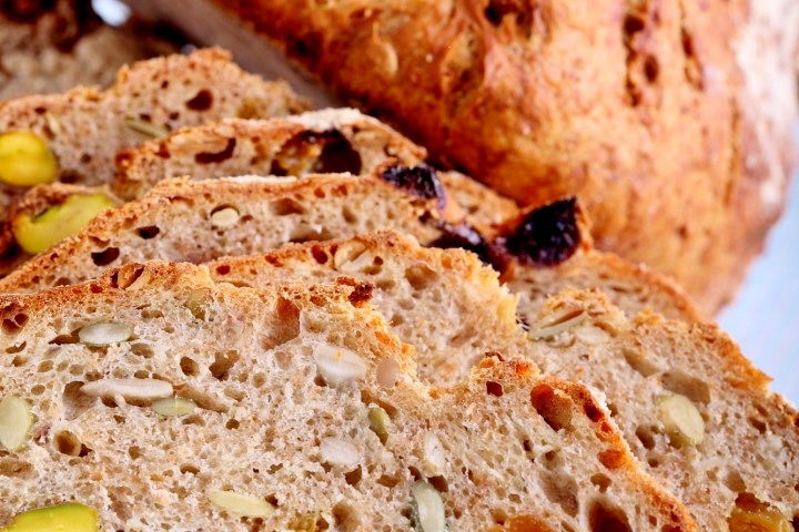 חלת פירות יבשים ואגוזים