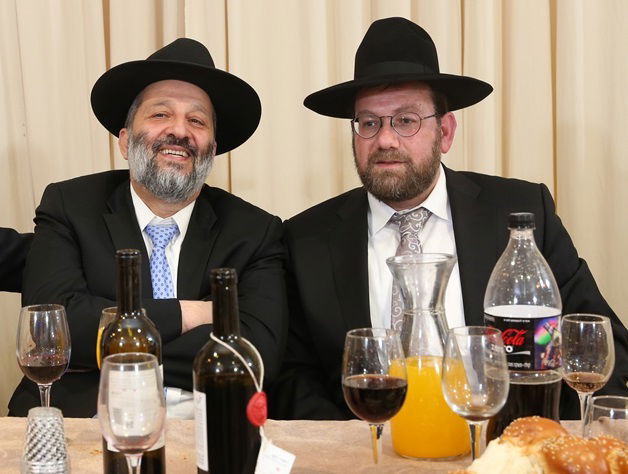 יו"ר ש"ס אריה דרעי והיועץ האסטרטגי אברהם קרויזר