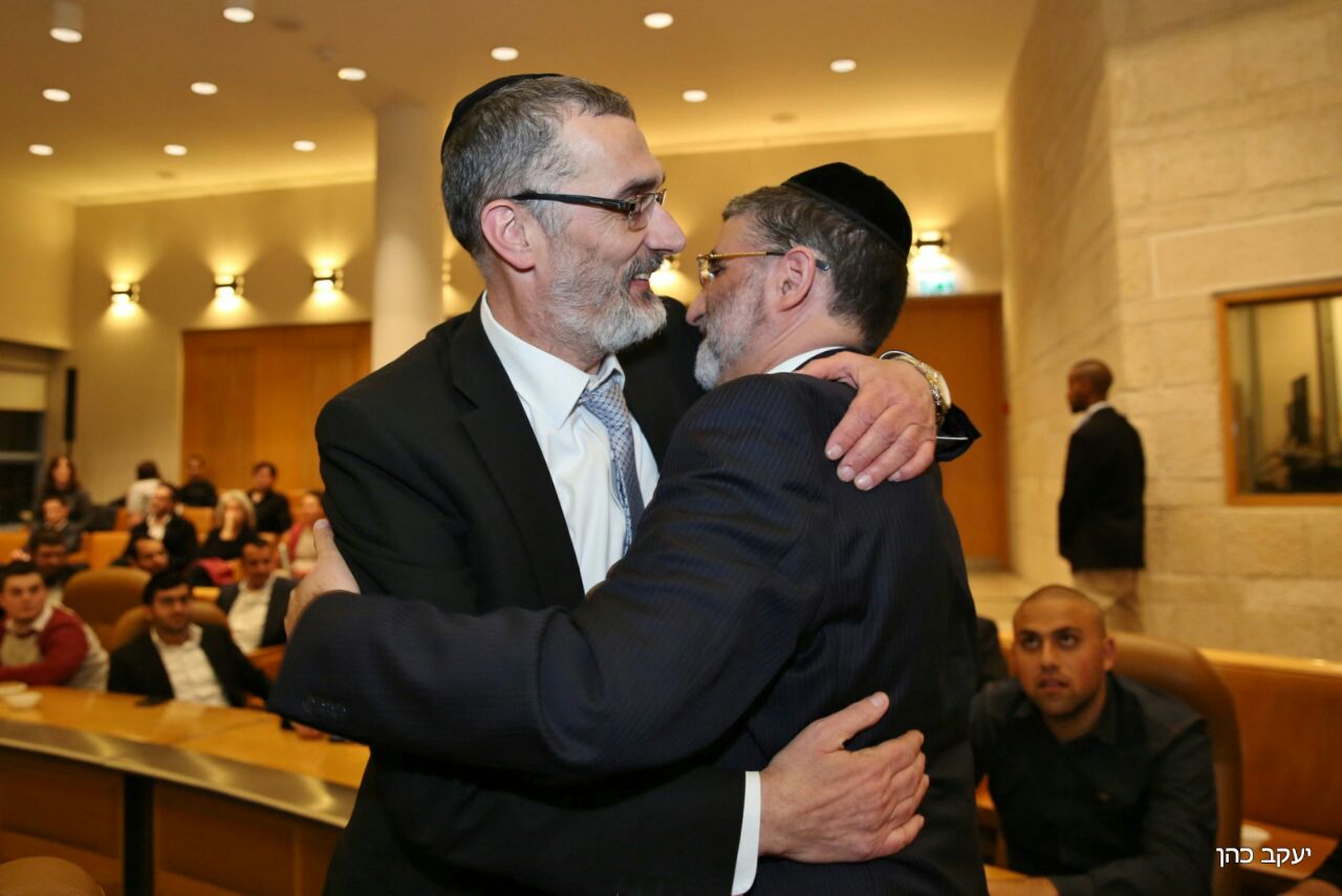 "מקומך במחלקת העצמאים" חיים כהן עם צביקה כהן, אמש