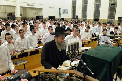 עצרת מספד בישיבת פוניבז' לגר"י אדלשטיין