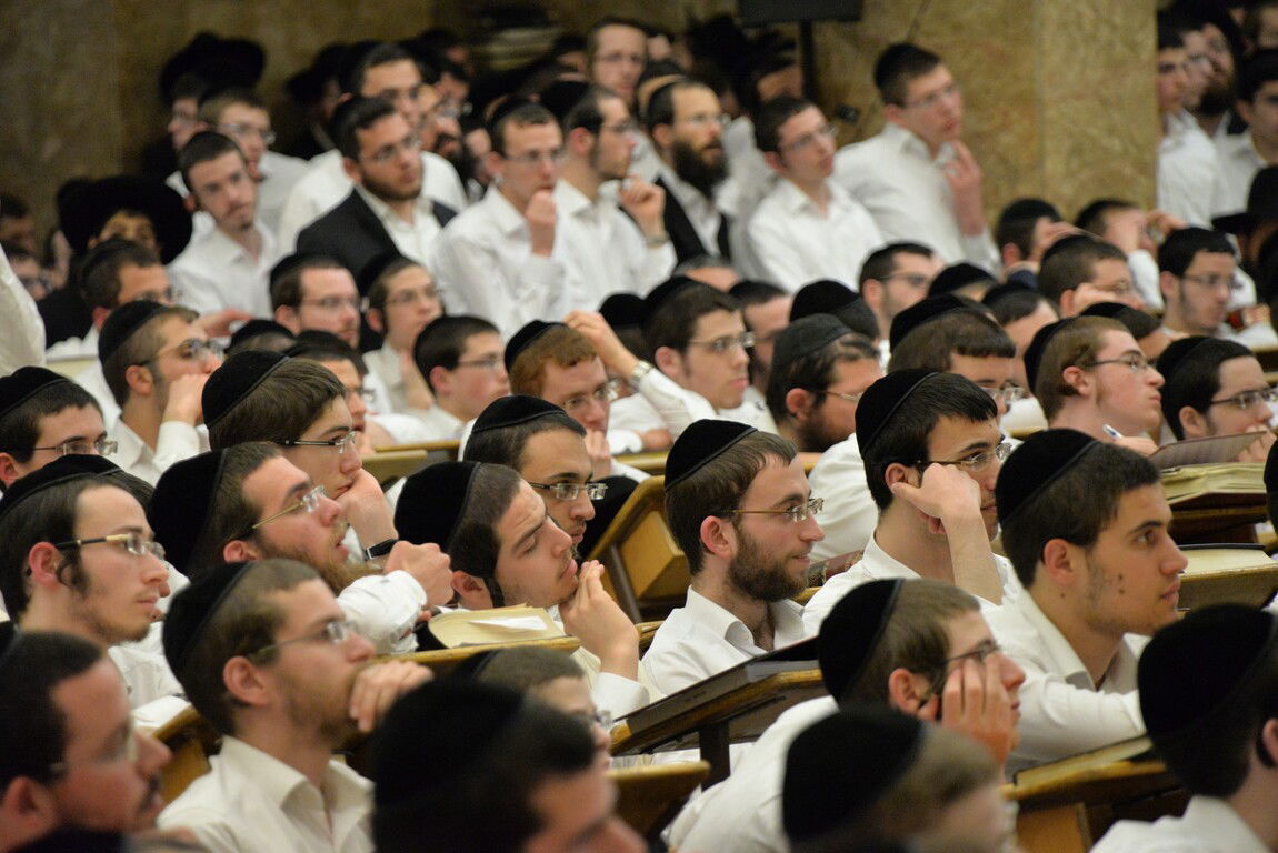 עצרת מספד בישיבת פוניבז' לגר"י אדלשטיין