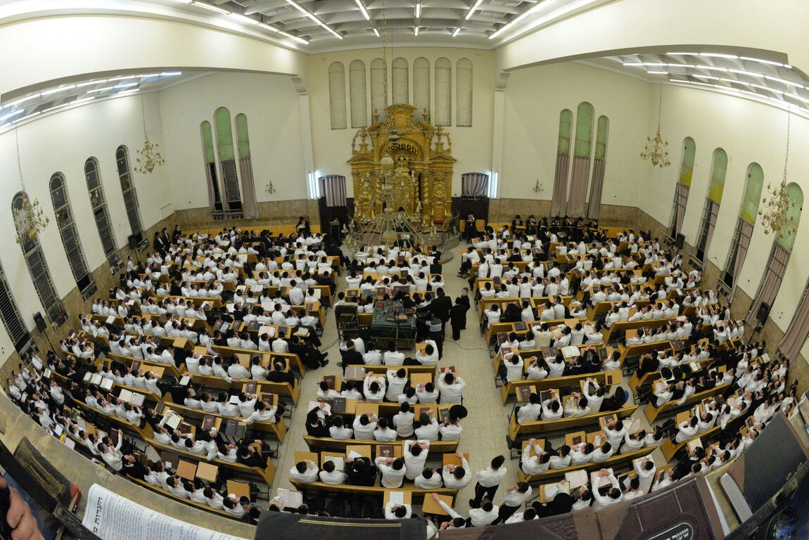 עצרת מספד בישיבת פוניבז' לגר"י אדלשטיין