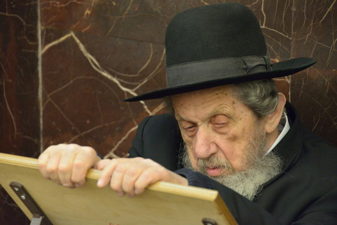 עצרת מספד בישיבת פוניבז' לגר"י אדלשטיין