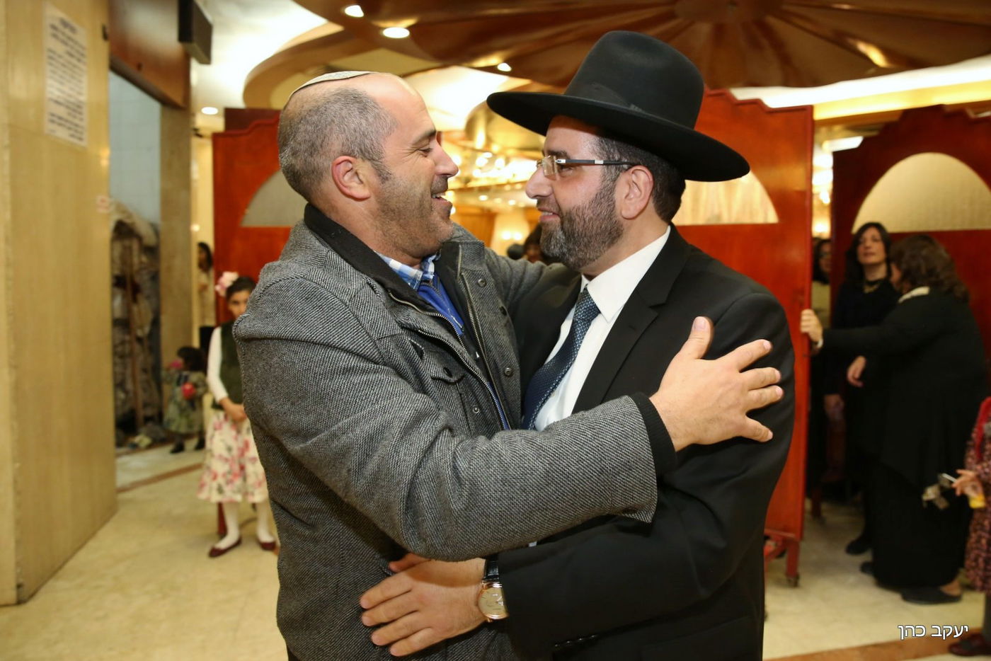 תיעוד: אברהם בצלאל חגג בר מצווה לבנו