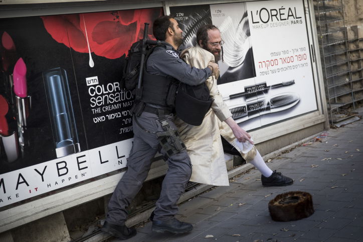 'העדה': עשו עלינו מצור בשבת; המשטרה: יידו עלינו אבנים