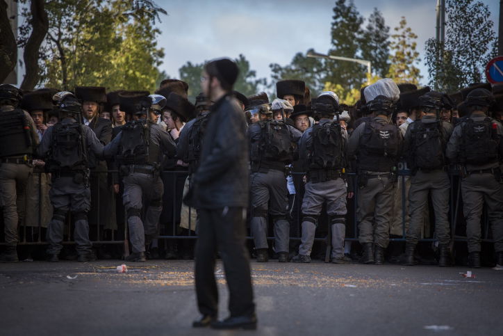 'העדה': עשו עלינו מצור בשבת; המשטרה: יידו עלינו אבנים