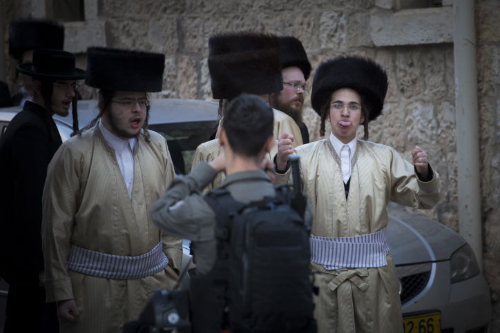 'העדה': עשו עלינו מצור בשבת; המשטרה: יידו עלינו אבנים