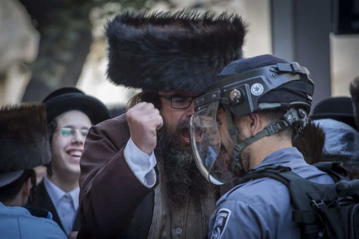 'העדה': עשו עלינו מצור בשבת; המשטרה: יידו עלינו אבנים