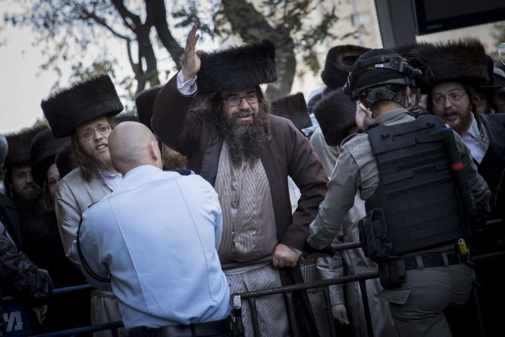 'העדה': עשו עלינו מצור בשבת; המשטרה: יידו עלינו אבנים