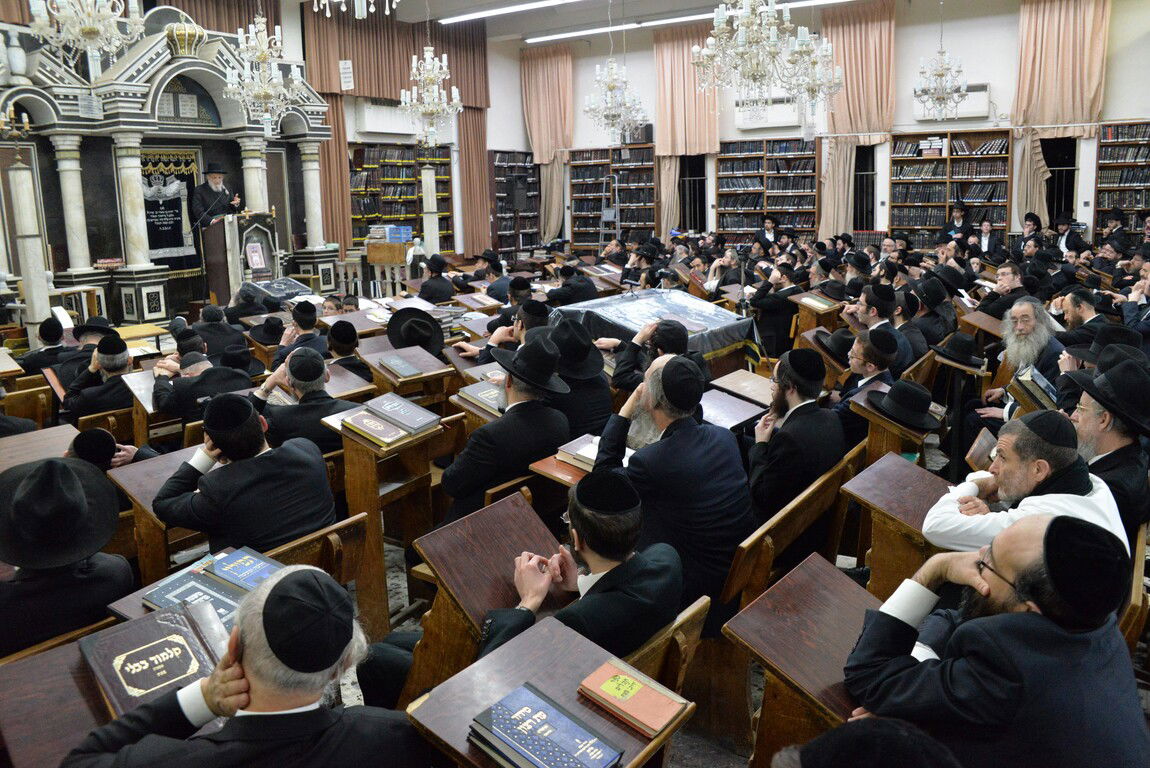 בכולל חזון איש ביכו את פטירת הגר"י אדלשטיין