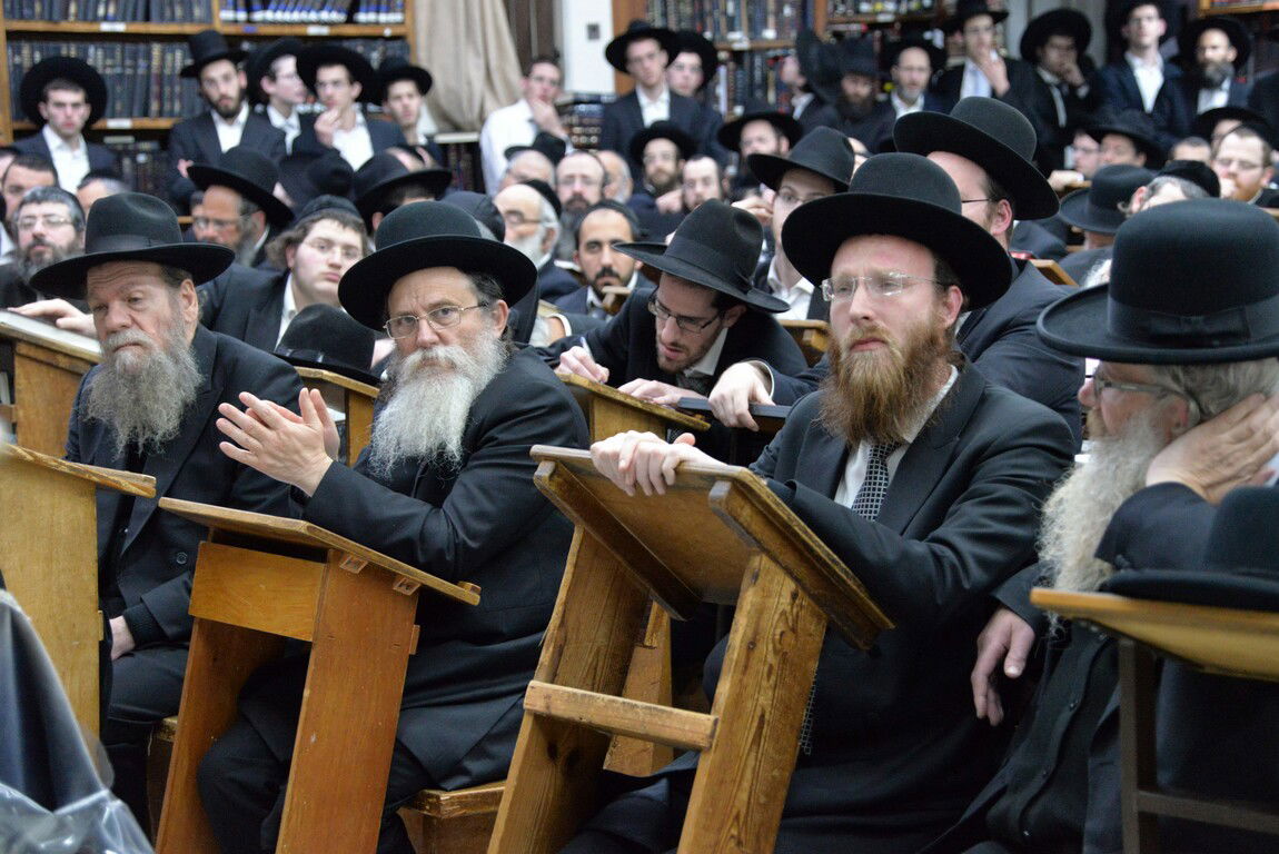 בכולל חזון איש ביכו את פטירת הגר"י אדלשטיין