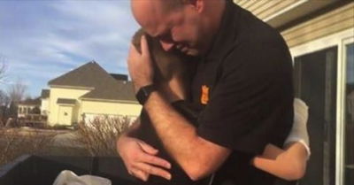 הילד מתרגש עד דמעות