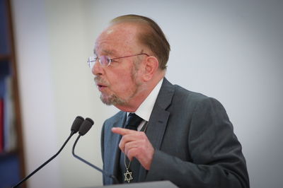 עו"ד שפטל וצ'ארלי, אביו של אלאור, בהצגת הערעור ההפוך - לביטול העונש