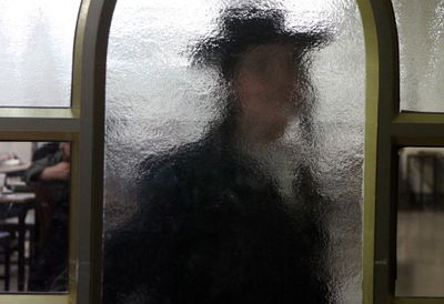 "האברך נאבק עם הילדה על הדלת", נטען באישום שנדחה. אילוסטרציה, למצולם אין קשר לתוך הידיעה