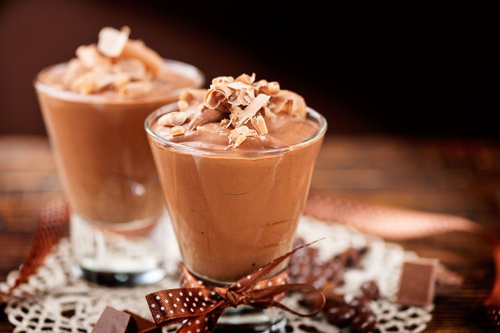 פודינג שוקולד עם קצפת ואגוזים - פרווה