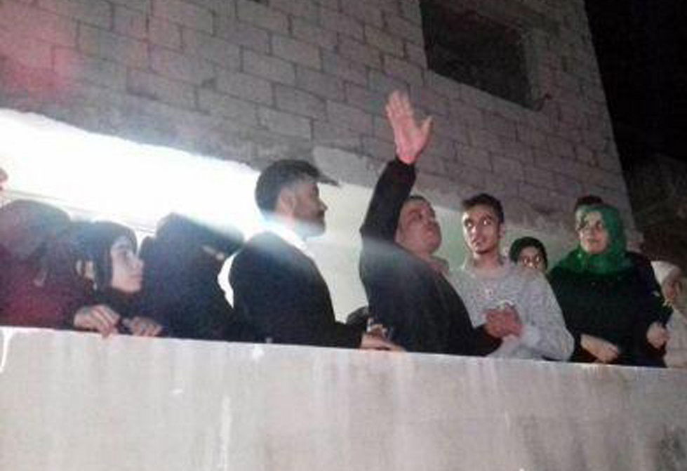 דקמסה חוגג את שחרורו