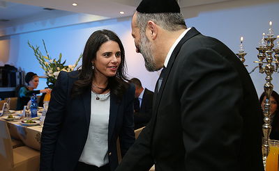 דרעי נושקד. ארכיון