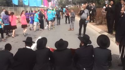 חלק מהמחאה במרתון. חלק שעוד ניתן לצפייה