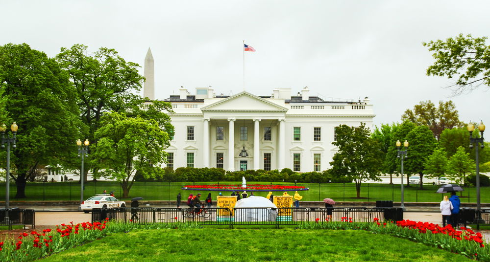 הגיע לבית הלבן וטען כי ברכבו ישנה פצצה
