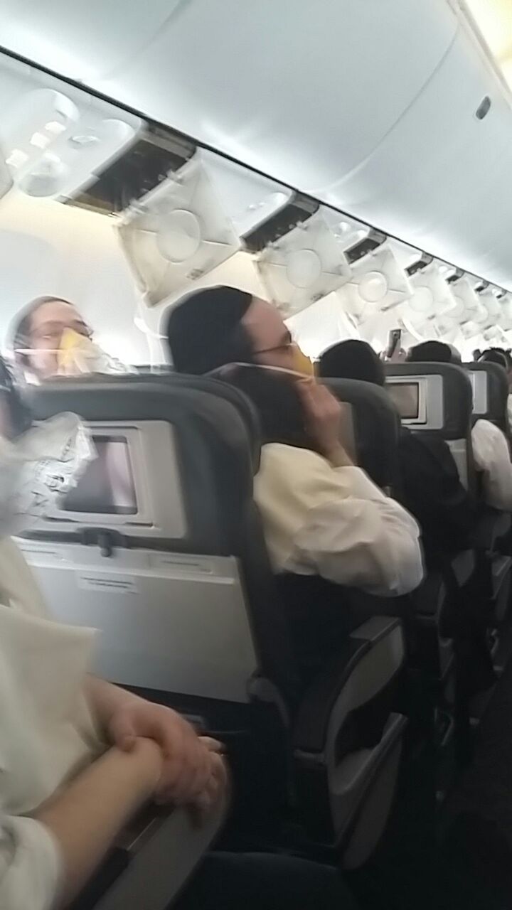 אימה בדרך לליזענסק: מסיכות חמצן, נחיתת חירום ושירה