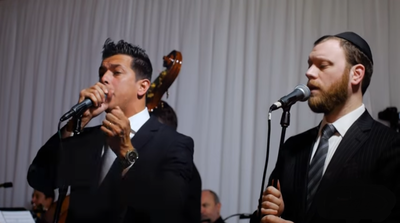 אבי פרץ ויומי לואי בליווי חופה מרגש • צפו