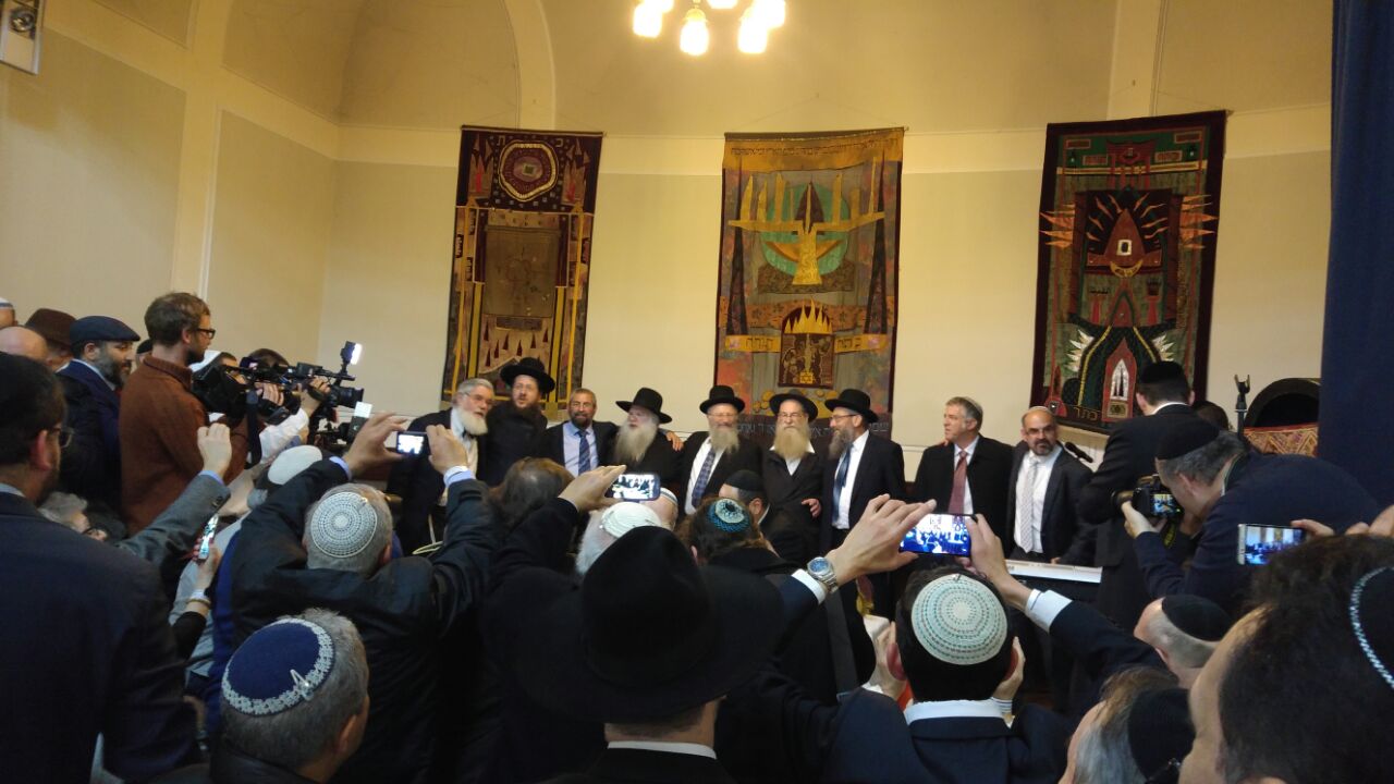 בלב פראג: הרשי אייזנבך בביצוע מרגש לשיר "אדרבה"