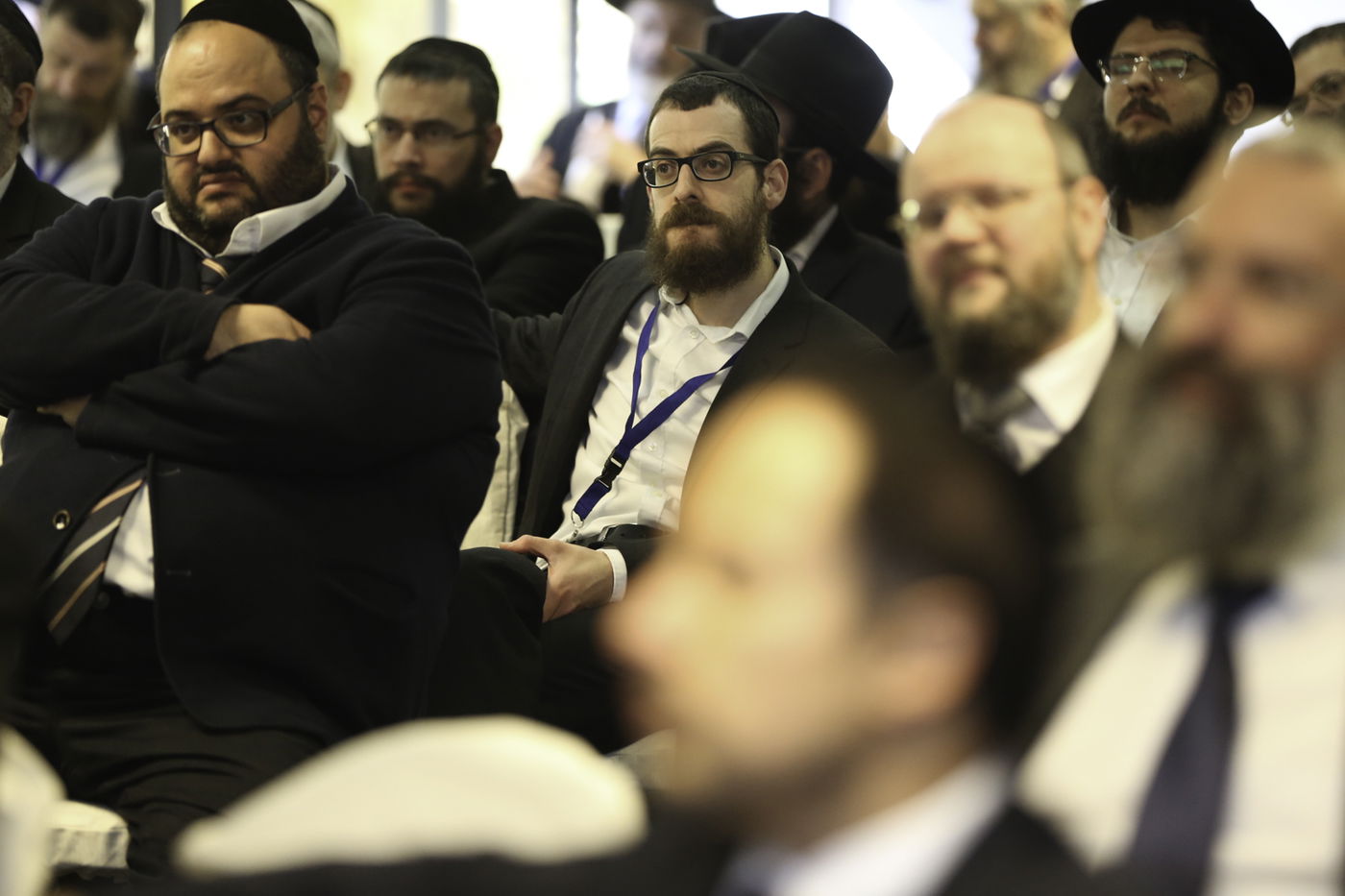 איטליה: שוטרים וחיילים חמושים מאבטחים את הרבנים