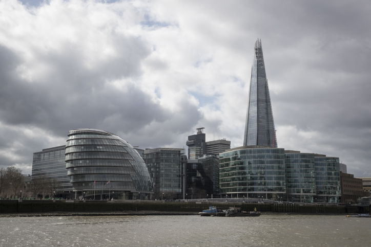 סיור בלונדון האפרורית דרך עדשת המצלמה