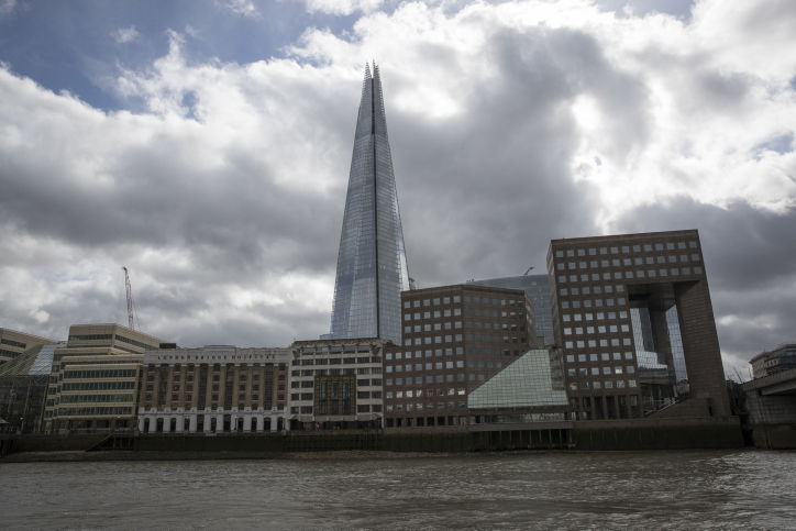 סיור בלונדון האפרורית דרך עדשת המצלמה