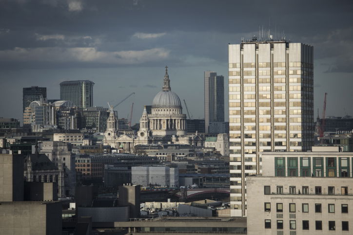 סיור בלונדון האפרורית דרך עדשת המצלמה