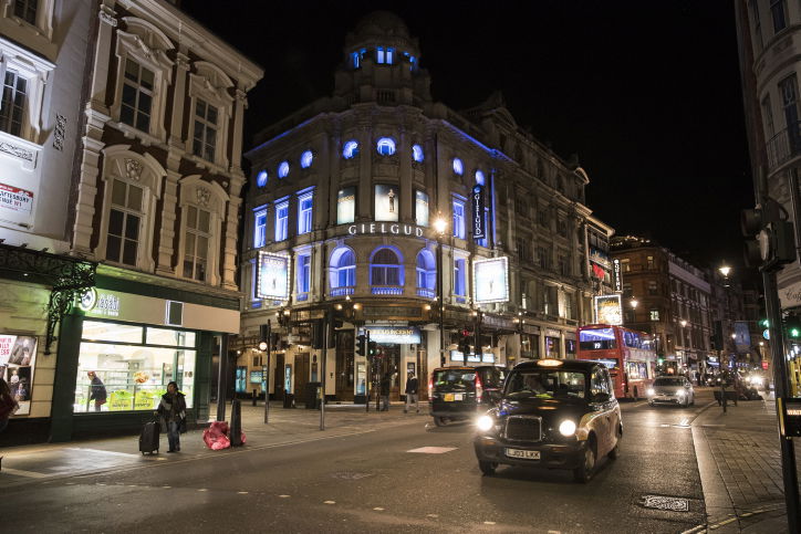 סיור בלונדון האפרורית דרך עדשת המצלמה