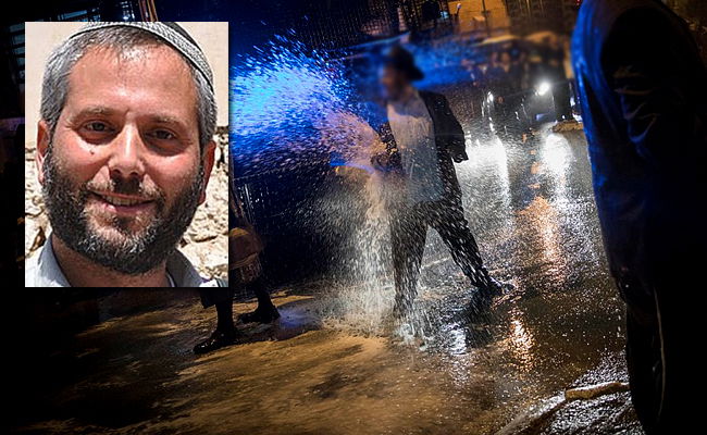 ראשי לצד הפגנה של "הפלג"