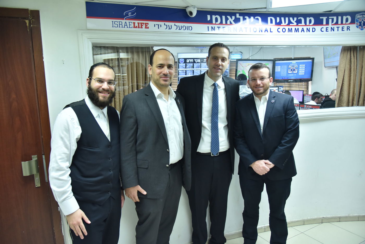 ח"כ זוהר לצד ראשי ארגון איחוד הצלה.