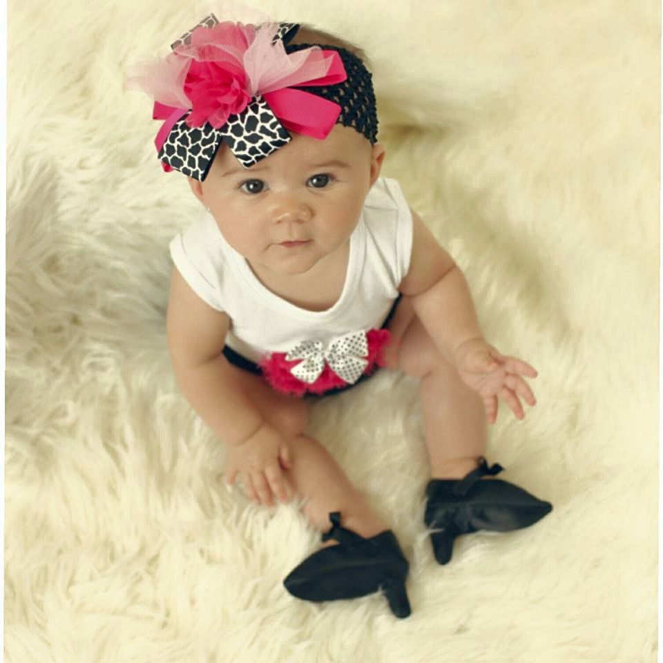 לצחוק או לבכות? אתר חדש מציע נעלי עקב לתינוקות