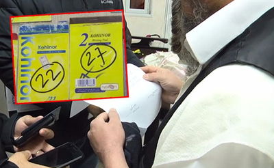 החשודים מופתעים בביתם ונלקחים למעצר