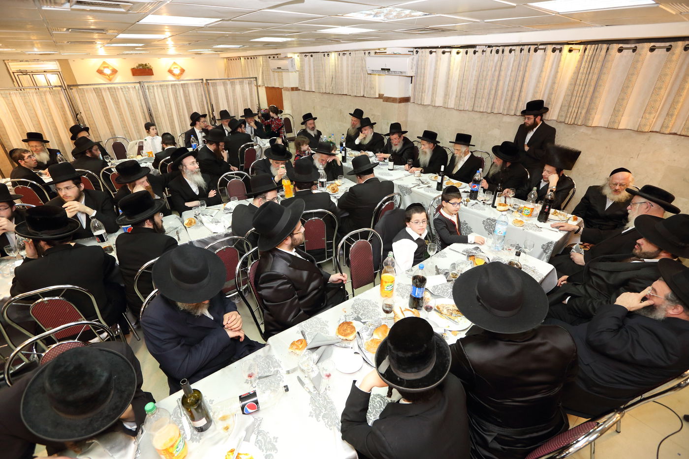 תיעוד: הכנסת ספר התורה בסטריקוב