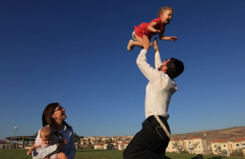 כל מה שצריך למשפחה במקום ענק אחד. אילוסטרציה