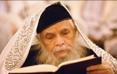 מסורת צדיק המזוזות המשיכה עם בנו הרב משה בן טוב.