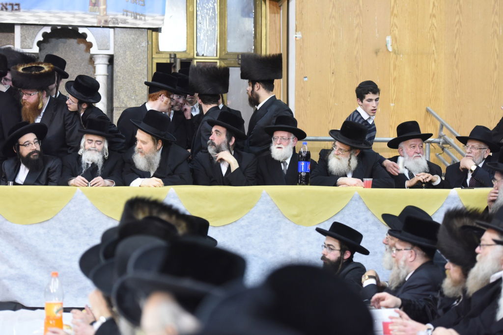 גלריה: הכנסת ספר תורה לביהמ"ד צאנז בירושלים