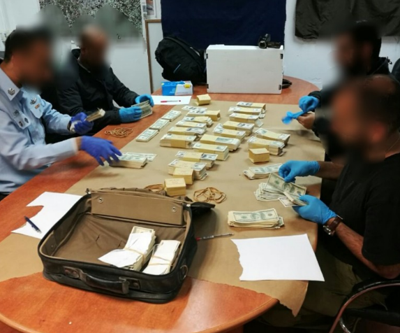 הכסף המזויף