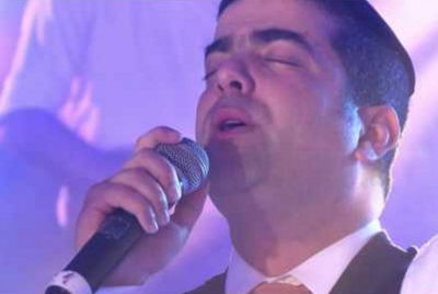 אלי הרצליך במחרוזת חסידית שקטה • צפו