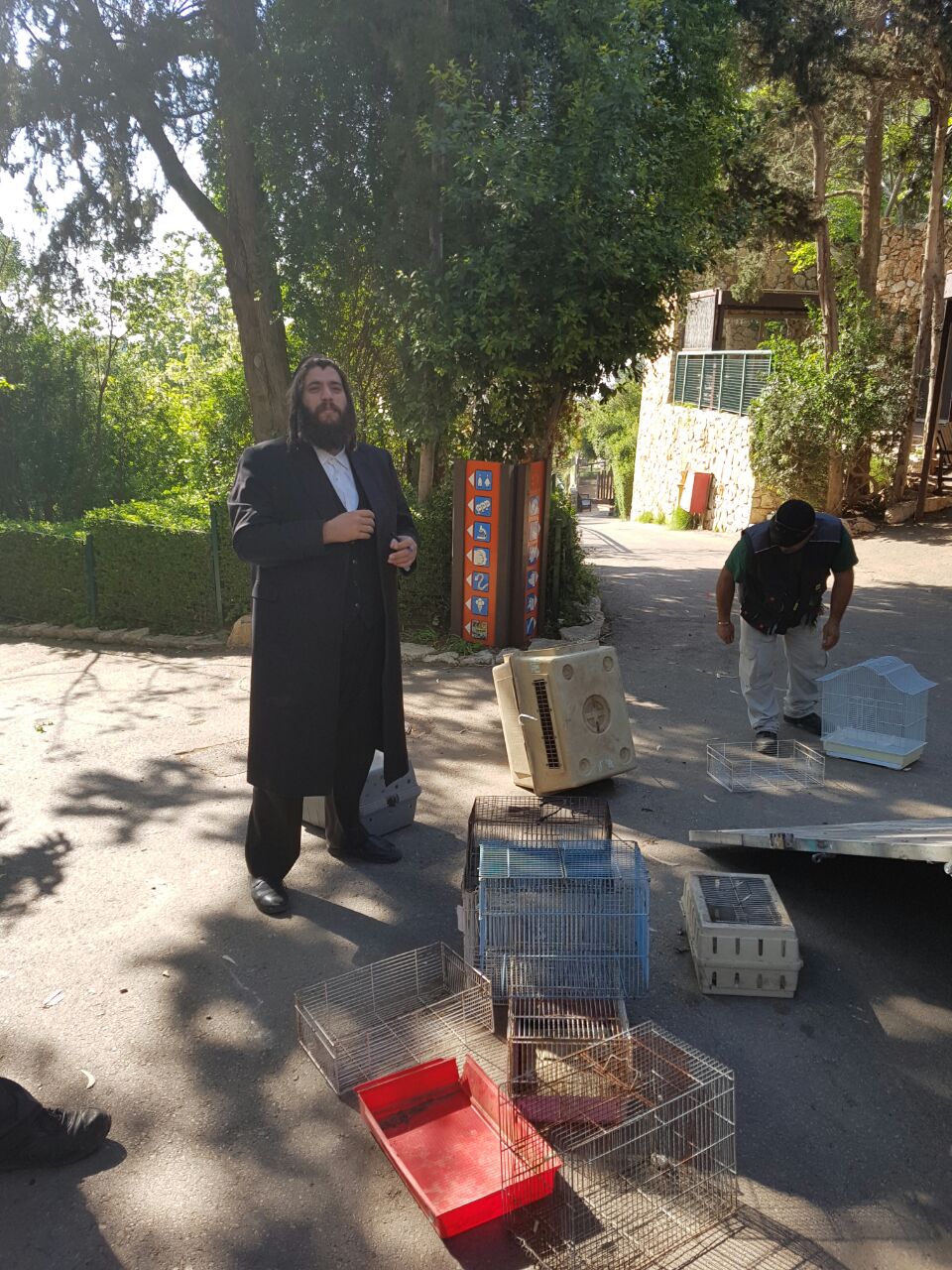 המשלוח הראשון מגיע לאלעד