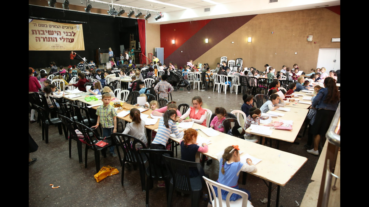 ביוזמת פיני עזרא: בייבי סיטר לילדי ירושלים לקראת חג הפסח