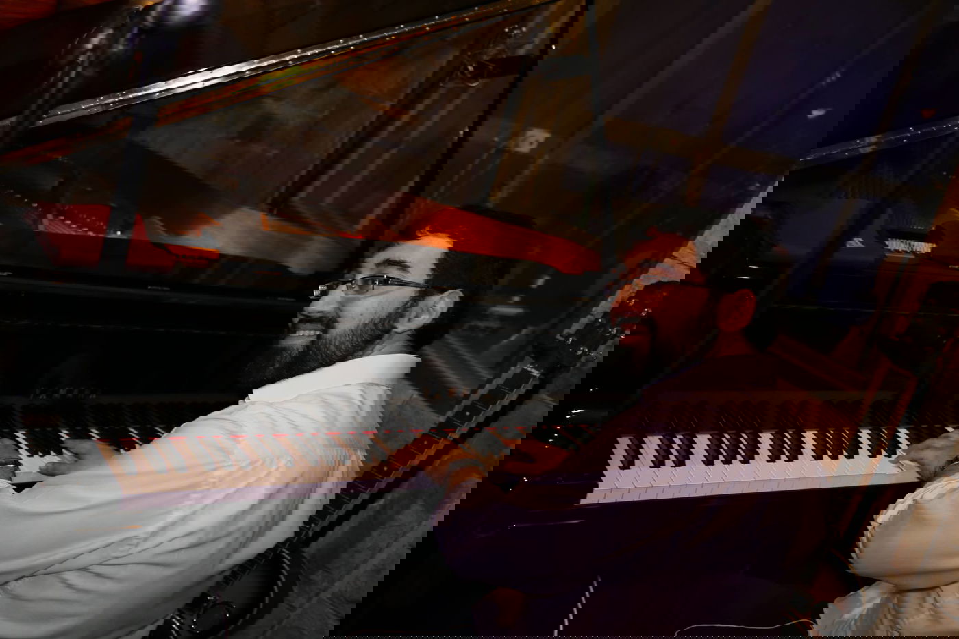 פסנתרן: נתנאל לייפר.