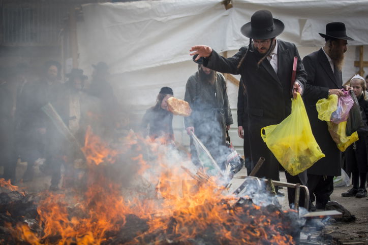 אש במאה שערים • צפו בשריפת החמץ