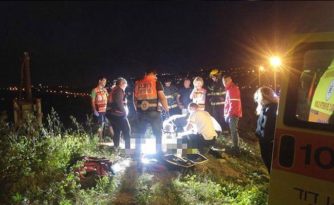 רכב הידרדר לתוך בריכת דגים, בן 30 טבע למוות