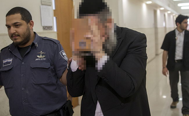 המשגיח התוקף בבית המשפט. ארכיון