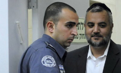 עמרם כנפו בבית המשפט. ארכיון