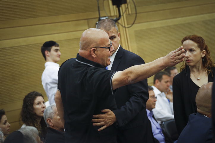 לאה גולדין בכתה: "בני כבר לא גיבור" - והשליכה כוס מים